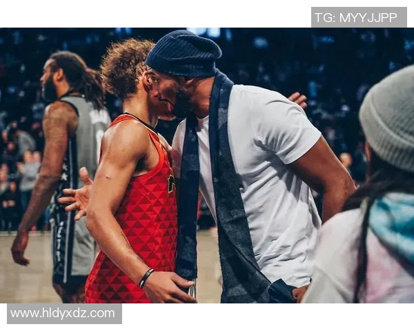 科比与足球明星亲密互动视频曝光引发球迷热议